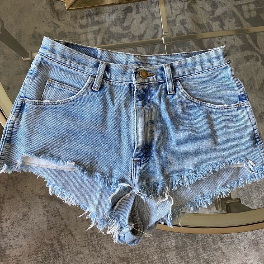 Vintage wrangler high rise jean shorts size 27